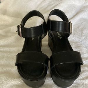 Black size 8 sandals with buckle